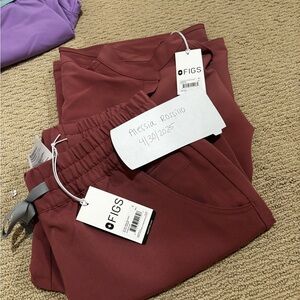 Figs Women's Scrub Set in Burgundy